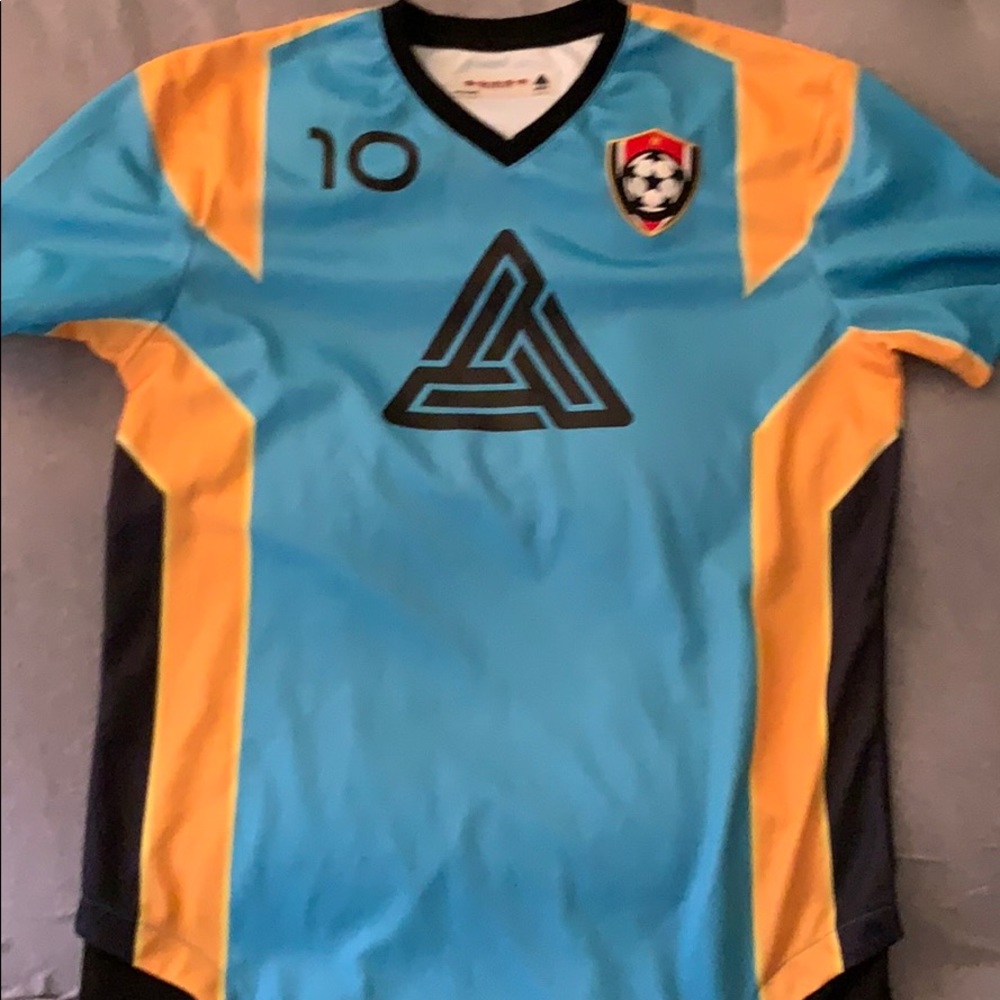 Men’s Black Pyramid Soccer T-shirt